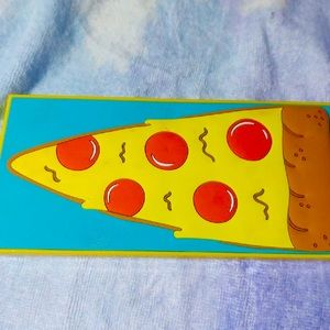I ❤️ Revolution Pizza Eyeshadow palette